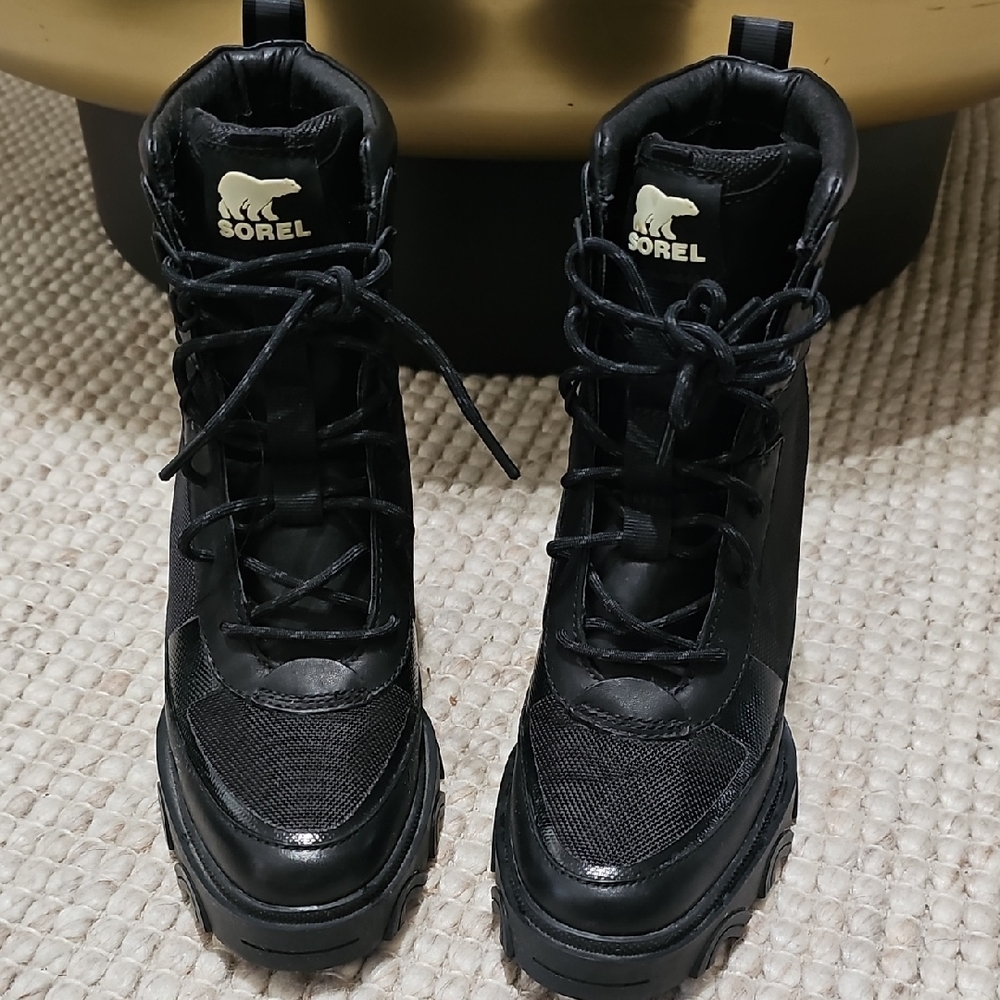 Sorel Black Fall /Winter Boots Sleek Durable Design 9.5